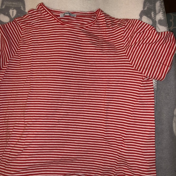 Zara Tops - Zara red and white small tshirt
